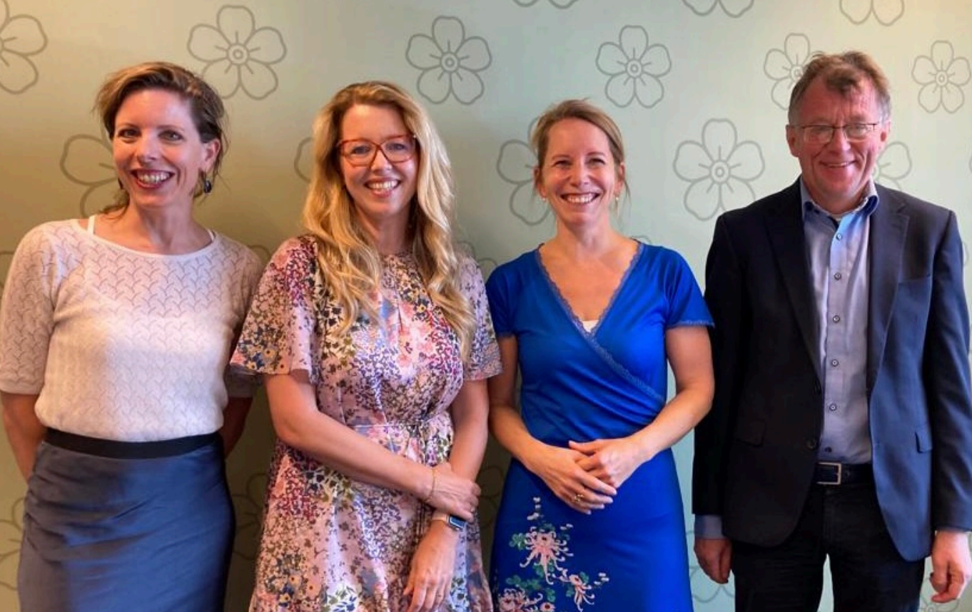 v.l.n.r.: dr. ir. Simone de Bruin, Prof. dr. Marjolein de Vugt, Prof. dr. Debby Gerritsen, Prof. dr. Sytse Zuidema